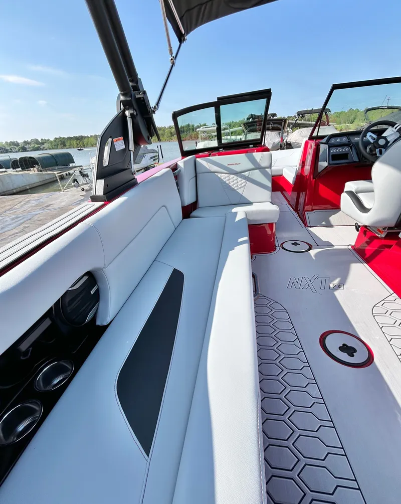 Slide: The Image of MasterCraft NXT24 2026 - 30