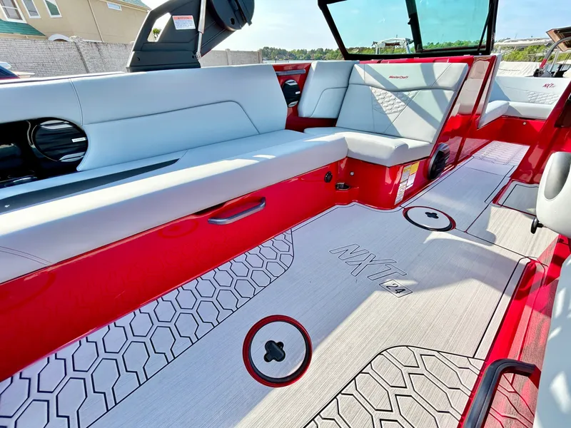 Slide: The Image of MasterCraft NXT24 2026 - 34