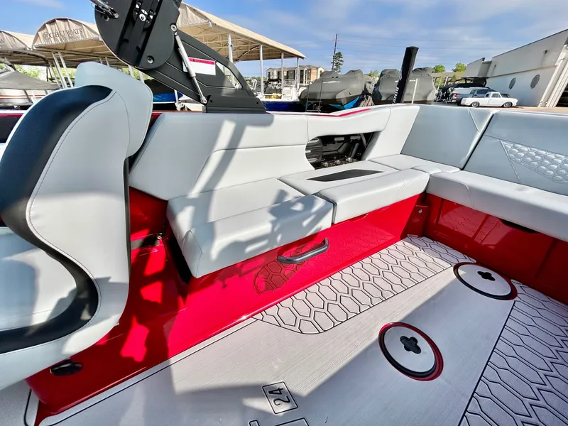 Slide: The Image of MasterCraft NXT24 2026 - 40