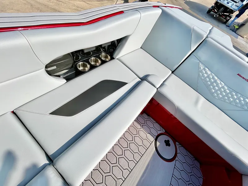 Slide: The Image of MasterCraft NXT24 2026 - 41