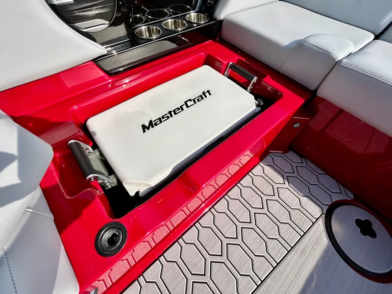 Slide: The Image of MasterCraft NXT24 2026 - 42