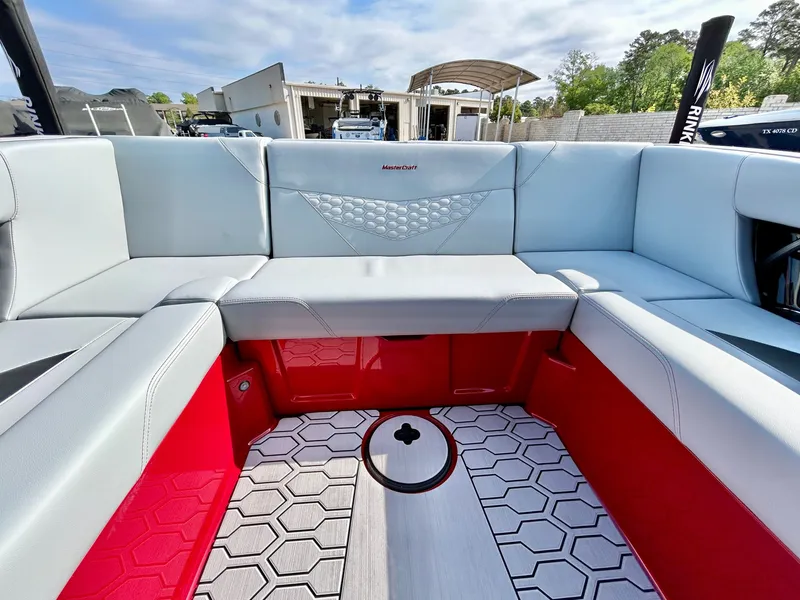 Slide: The Image of MasterCraft NXT24 2026 - 44