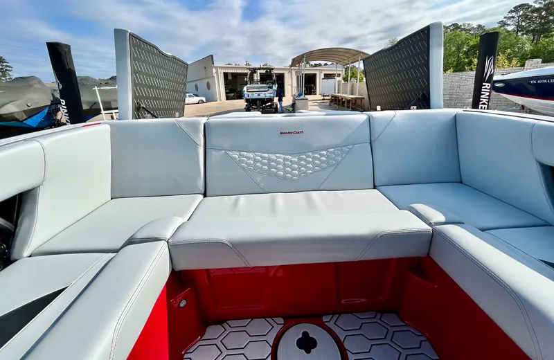 Slide: The Image of MasterCraft NXT24 2026 - 45