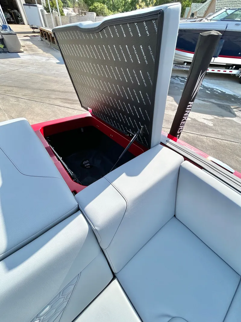 Slide: The Image of MasterCraft NXT24 2026 - 49