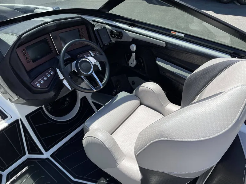 Slide: The Image of Centurion Ri237 2021 - 12