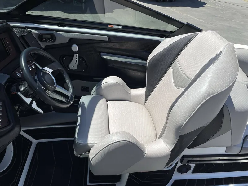 Slide: The Image of Centurion Ri237 2021 - 20