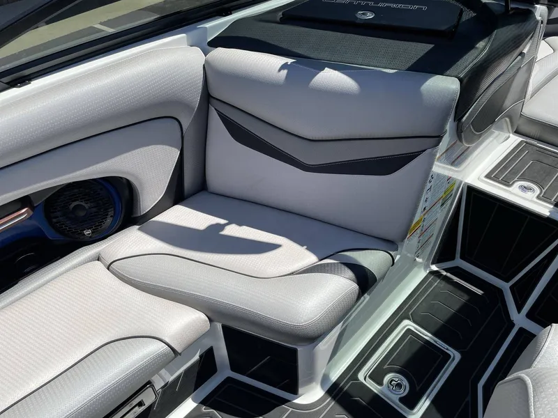 Slide: The Image of Centurion Ri237 2021 - 29