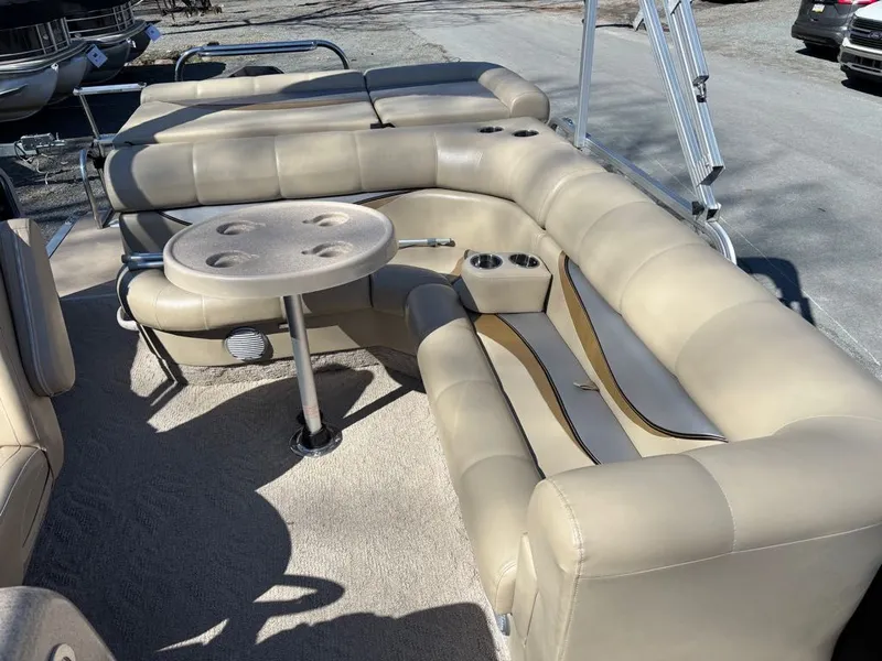 Slide: The Image of South Bay 700 Series 722CR 2010 - 7