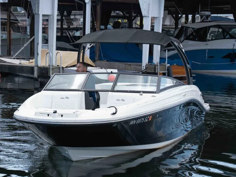 Slide: The Image of Sea Ray SPX 230 2022 - 3