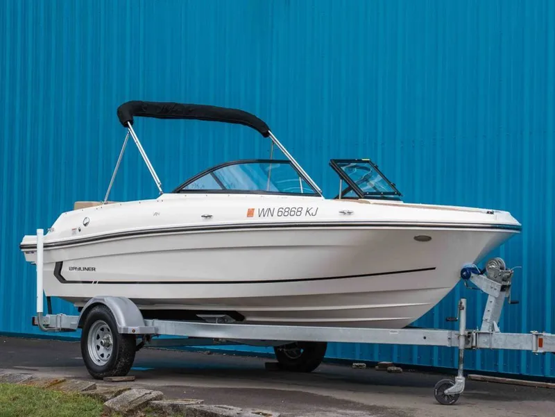 The Image of Bayliner VR4 Bowrider I/O 2022 - 1