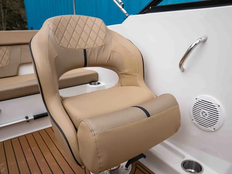 Slide: The Image of Bayliner VR4 Bowrider I/O 2022 - 15