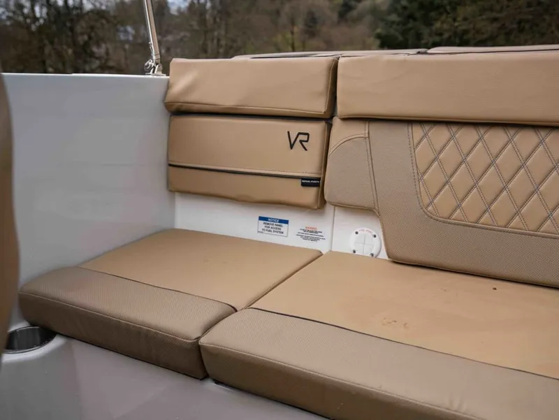 Slide: The Image of Bayliner VR4 Bowrider I/O 2022 - 17