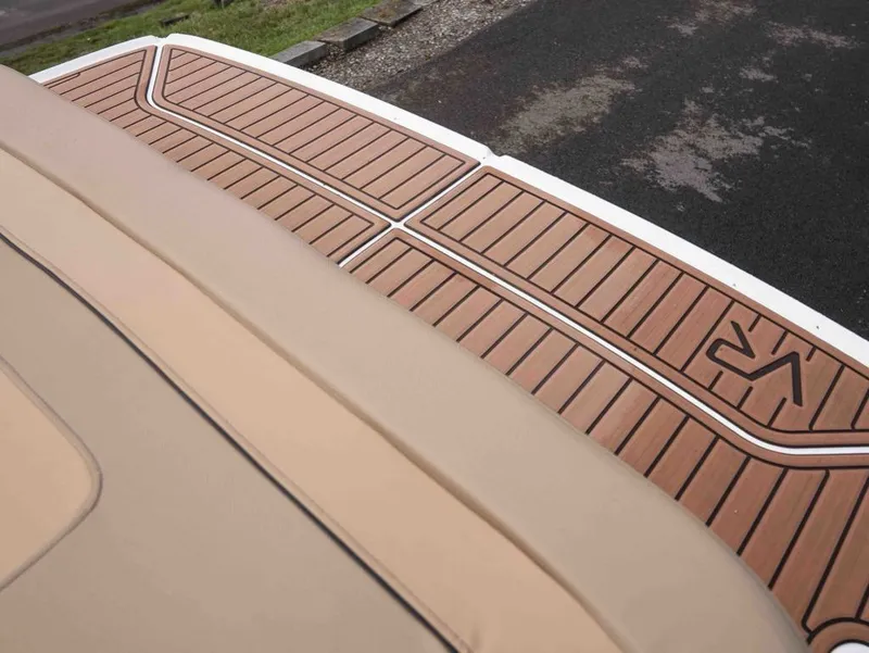 Slide: The Image of Bayliner VR4 Bowrider I/O 2022 - 19