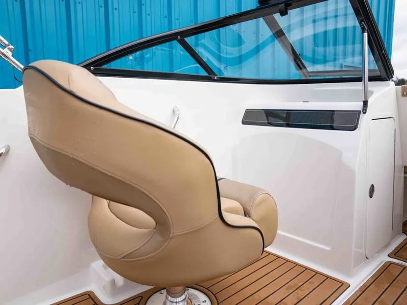 Slide: The Image of Bayliner VR4 Bowrider I/O 2022 - 5