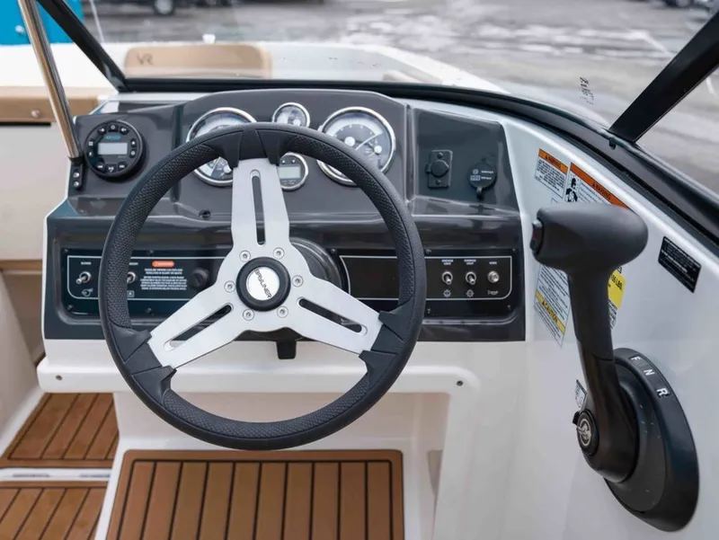 Slide: The Image of Bayliner VR4 Bowrider I/O 2022 - 7