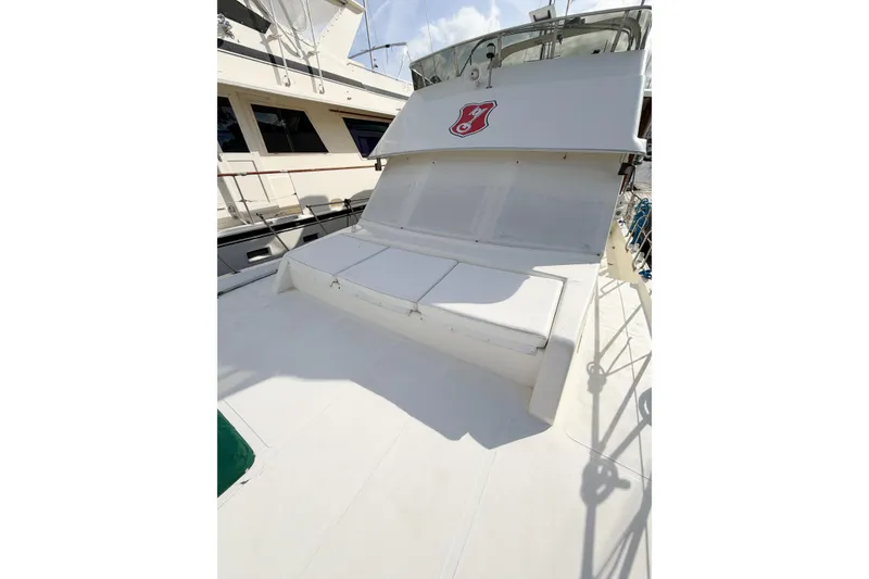Slide: The Image of 1989 Jefferson Marquessa 52 Extended Deckhouse yacht with spacious sun deck and seating area. - 39