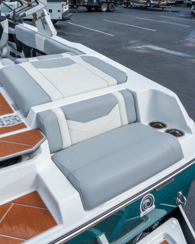 Slide: The Image of Malibu Wakesetter 23 LSV 2025 - 12
