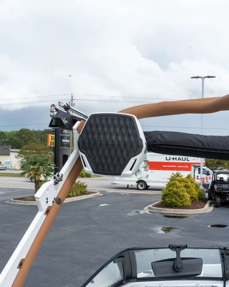 Slide: The Image of Malibu Wakesetter 23 LSV 2025 - 14