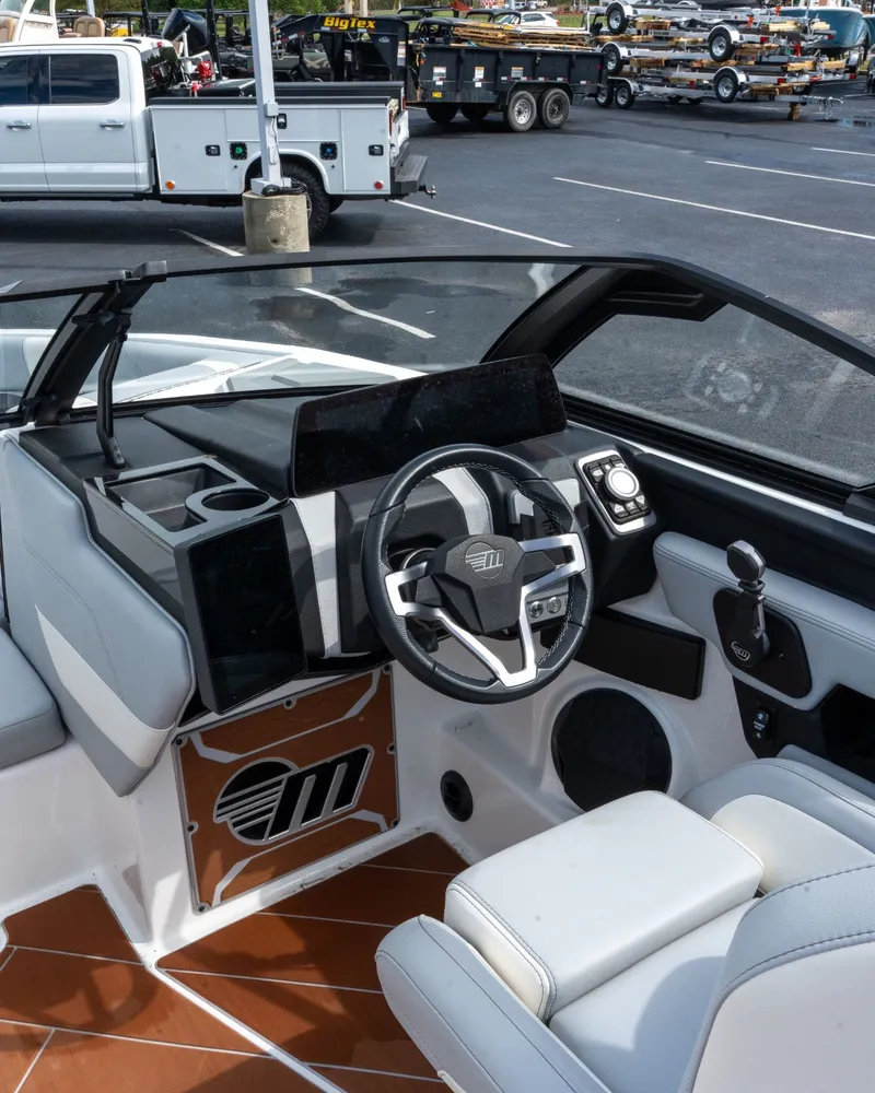 Slide: The Image of Malibu Wakesetter 23 LSV 2025 - 20