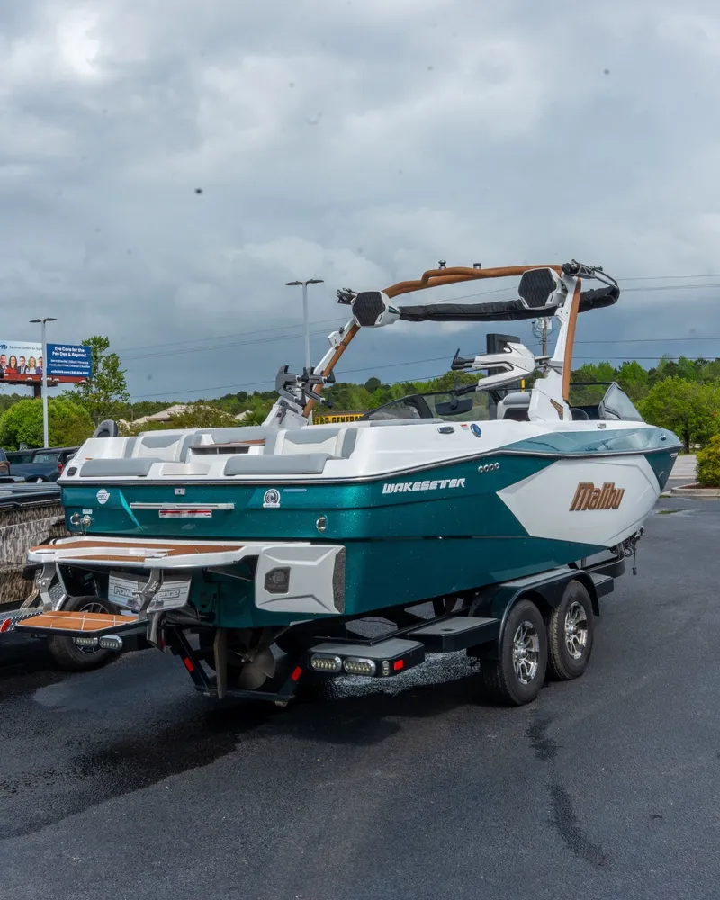 Slide: The Image of Malibu Wakesetter 23 LSV 2025 - 3