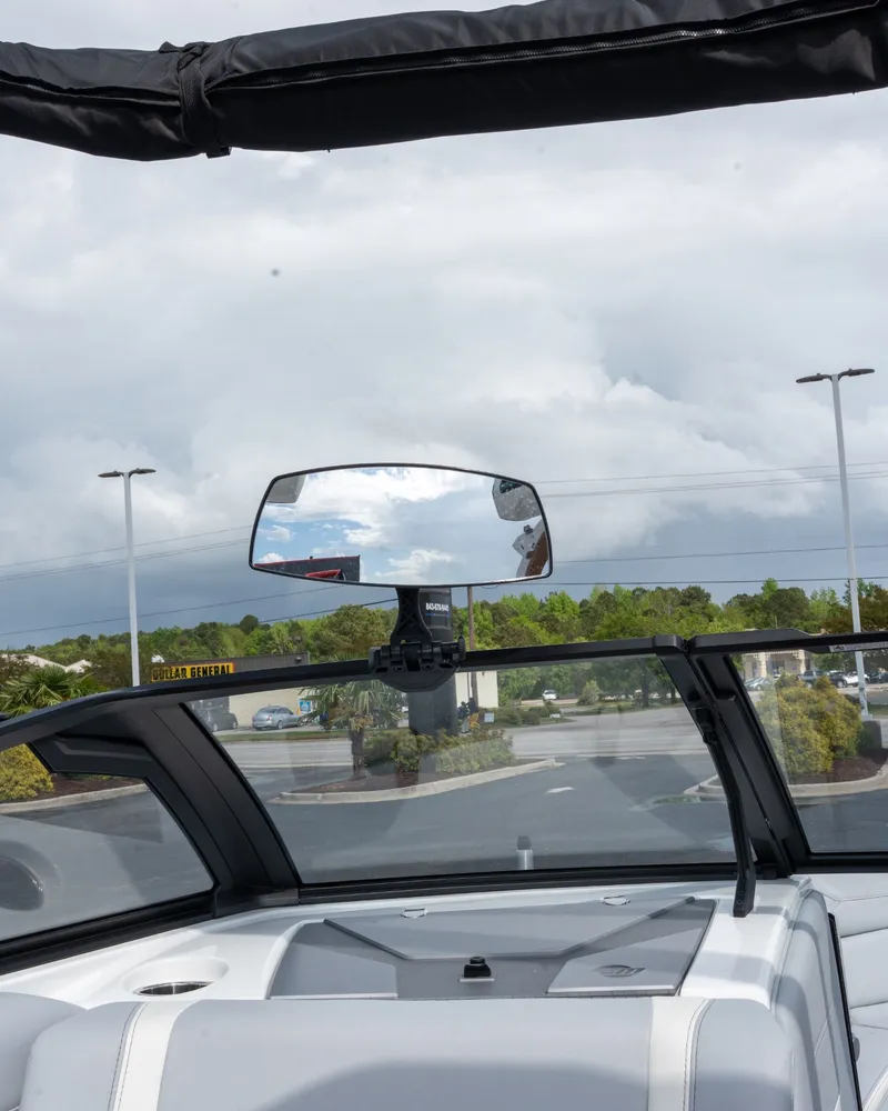 Slide: The Image of Malibu Wakesetter 23 LSV 2025 - 31