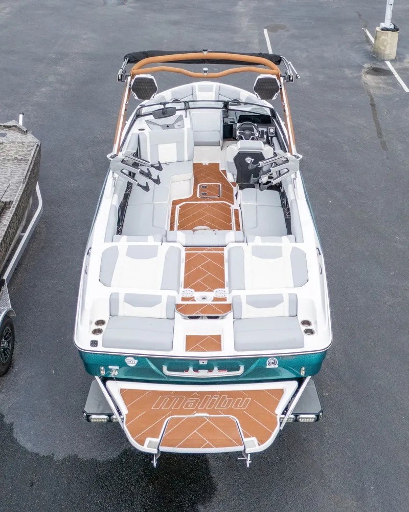 Slide: The Image of Malibu Wakesetter 23 LSV 2025 - 5