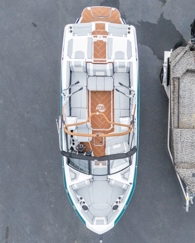 Slide: The Image of Malibu Wakesetter 23 LSV 2025 - 7