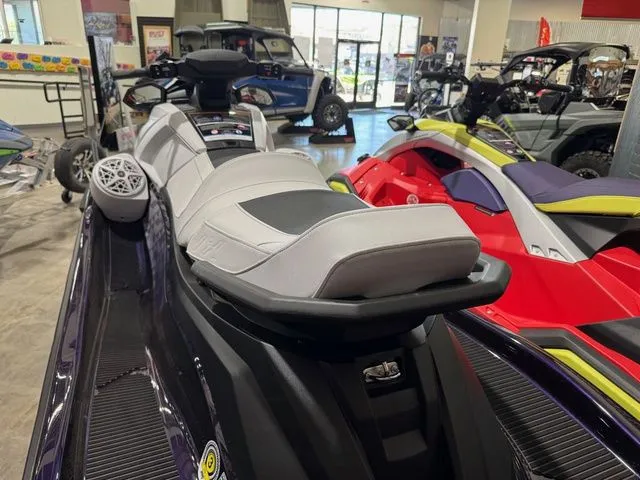 Slide: The Image of Yamaha VX Cruiser HO 2026 - 5