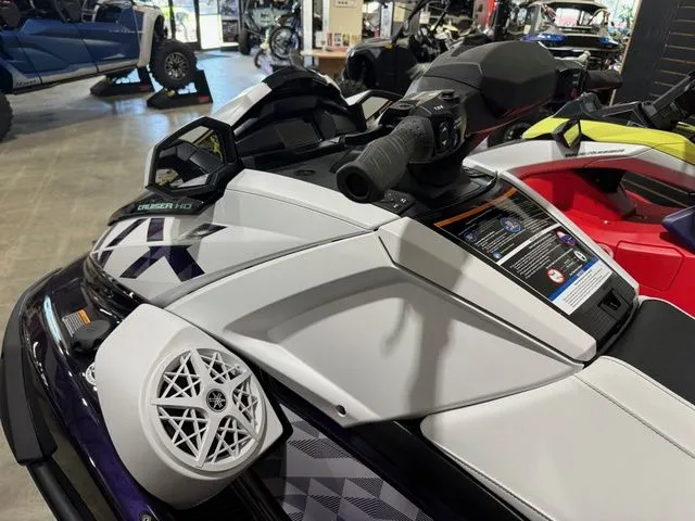 Slide: The Image of Yamaha VX Cruiser HO 2026 - 6