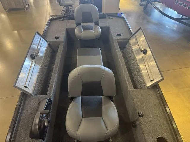 Slide: The Image of Tracker Panfish 17 2026 - 8