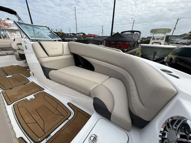 Slide: The Image of Hurricane SunDeck 2410 OB 2022 - 18