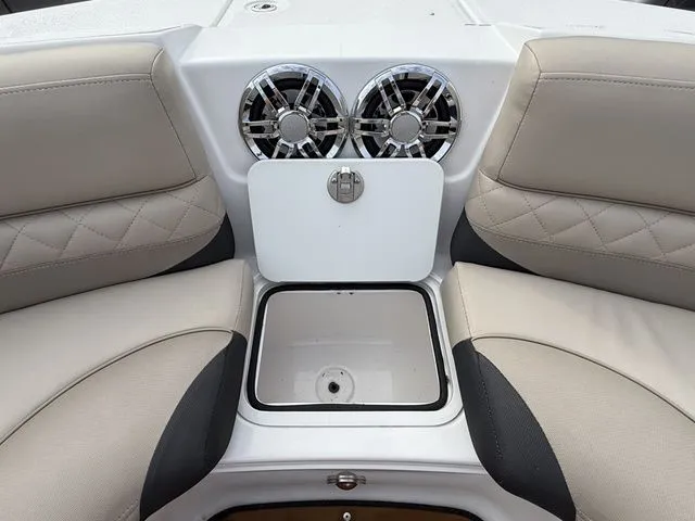 Slide: The Image of Hurricane SunDeck 2410 OB 2022 - 20