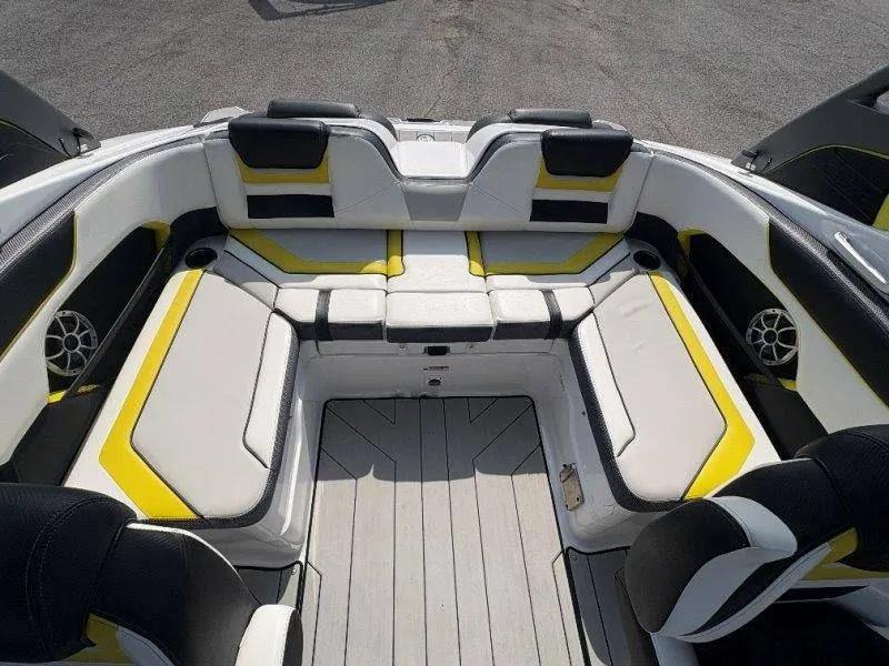 Slide: The Image of Yamaha 212X 2020 - 102