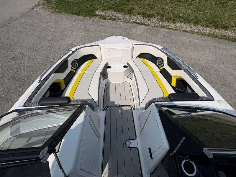 Slide: The Image of Yamaha 212X 2020 - 19