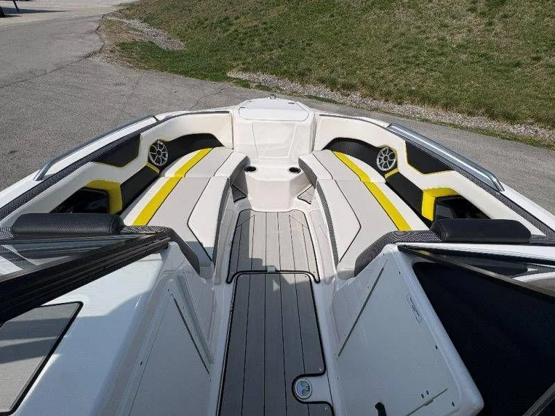 Slide: The Image of Yamaha 212X 2020 - 20