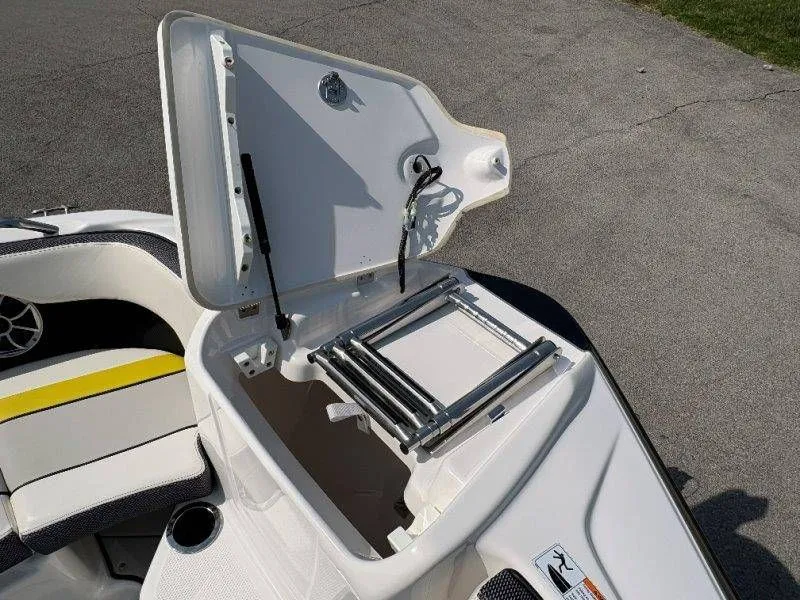 Slide: The Image of Yamaha 212X 2020 - 33