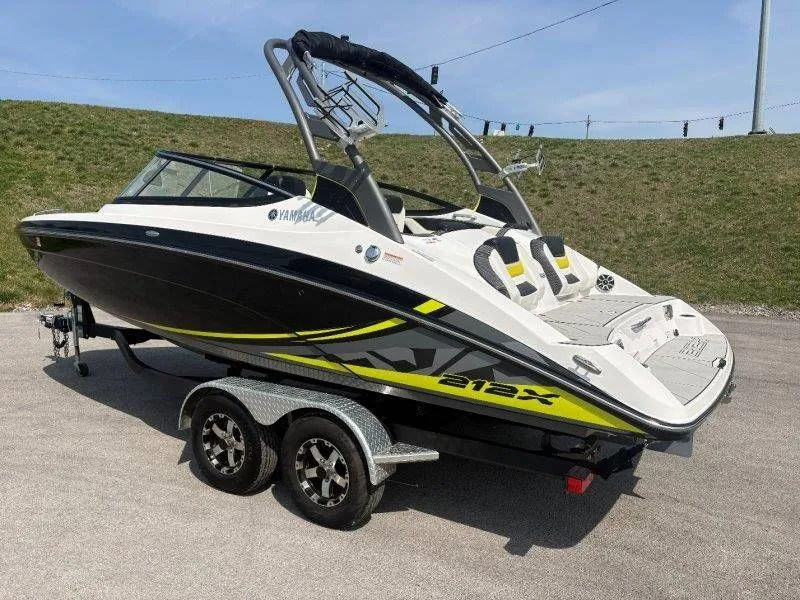 Slide: The Image of Yamaha 212X 2020 - 35