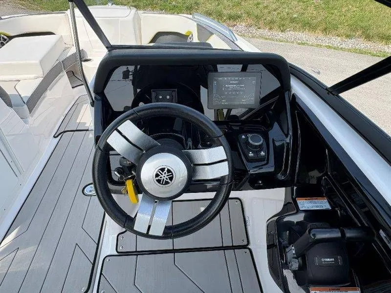 Slide: The Image of Yamaha 212X 2020 - 51