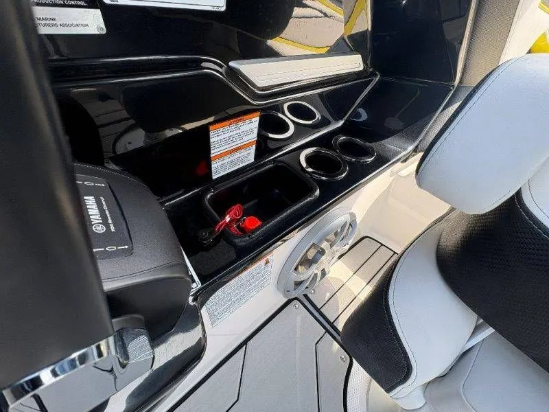 Slide: The Image of Yamaha 212X 2020 - 53