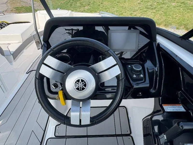 Slide: The Image of Yamaha 212X 2020 - 57