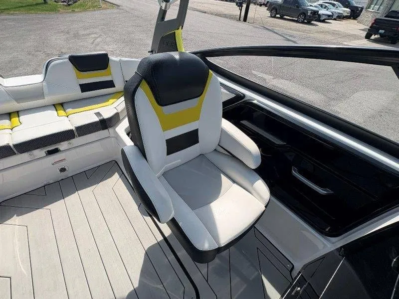 Slide: The Image of Yamaha 212X 2020 - 58