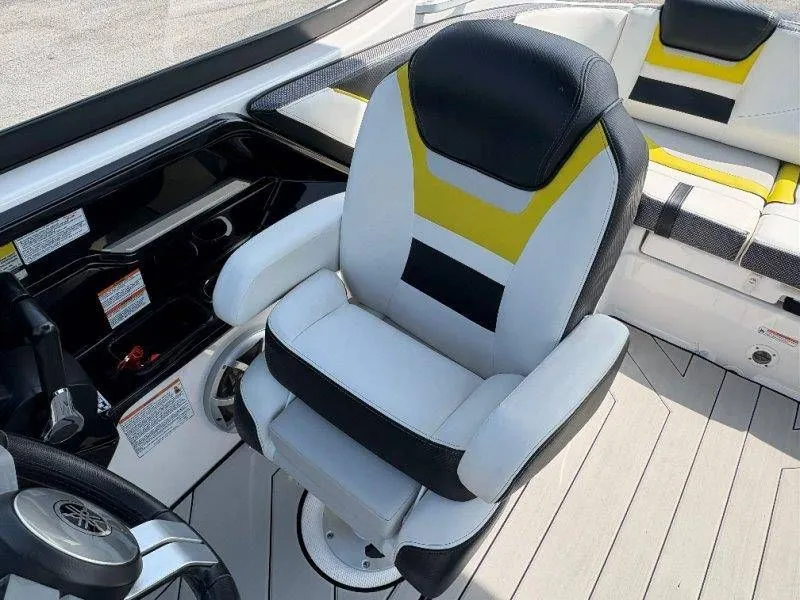 Slide: The Image of Yamaha 212X 2020 - 65