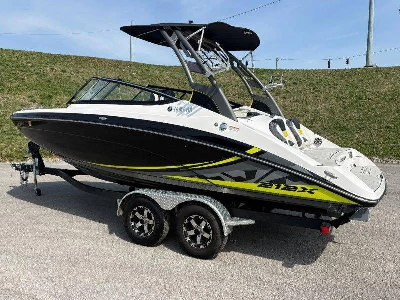 Slide: The Image of Yamaha 212X 2020 - 76