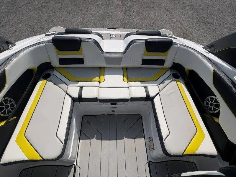 Slide: The Image of Yamaha 212X 2020 - 91