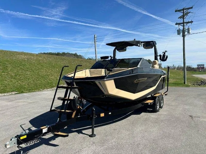 Slide: The Image of Nautique G23 2025 - 11