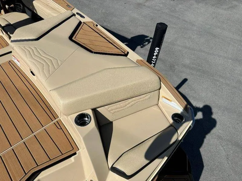 Slide: The Image of Nautique G23 2025 - 25