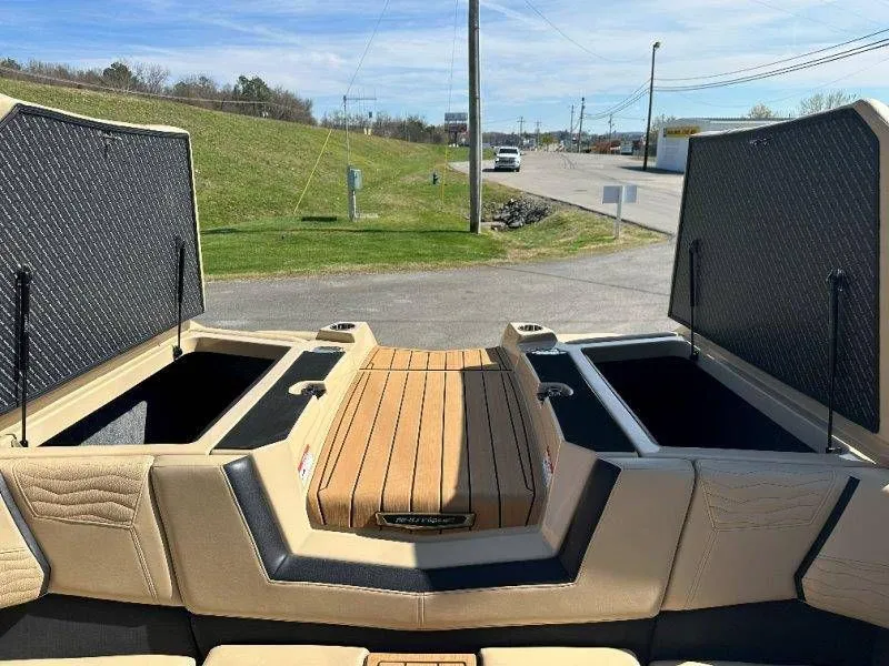 Slide: The Image of Nautique G23 2025 - 26