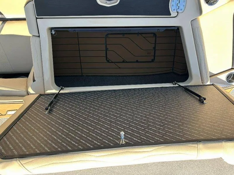 Slide: The Image of Nautique G23 2025 - 27