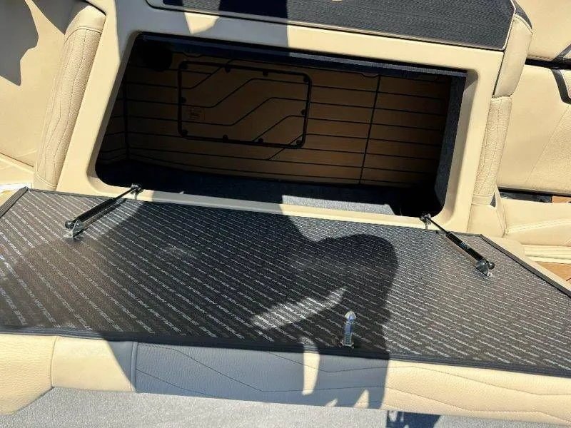 Slide: The Image of Nautique G23 2025 - 28