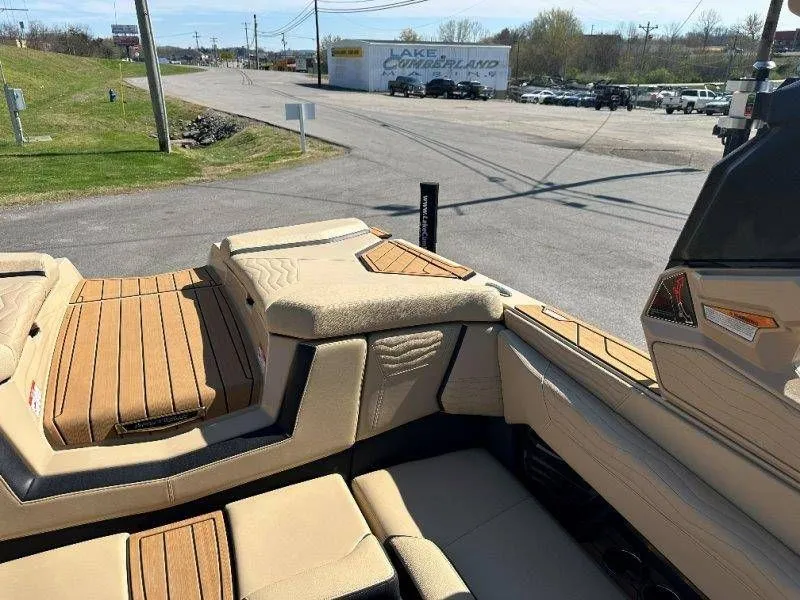 Slide: The Image of Nautique G23 2025 - 33